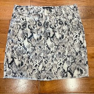Sanctuary Snake Print Denim Mini Skirt Black and White Size 27